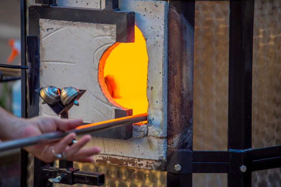 Annealing furnace with glassware cooling